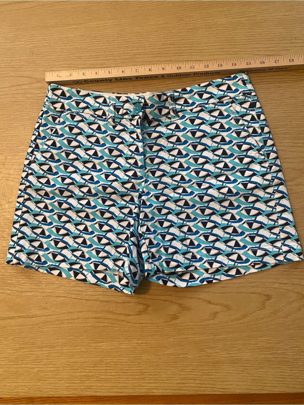 CROWN & IVY Blue and White Geometric BEACH UMBRELLA Print Shorts SIZE 4